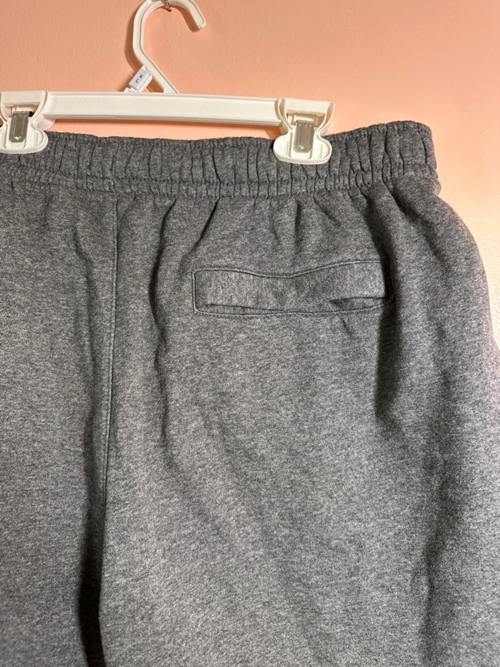 Nike Men’s Gray Athletic Workout Gym Shorts with White Swoosh - Picture 3 of 4